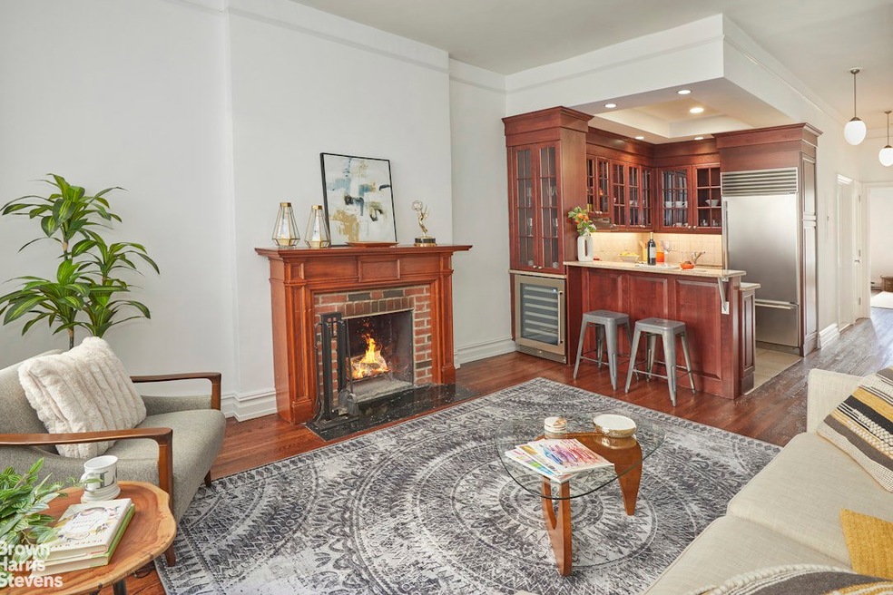 Sold $1,150,000 • Co-Listing Agent