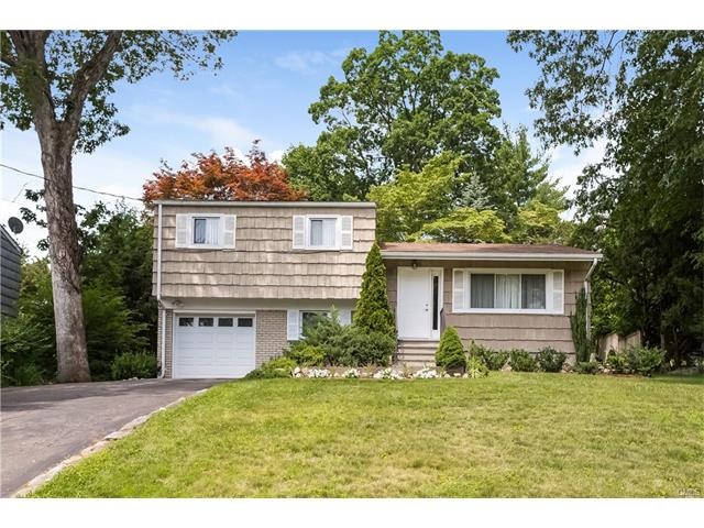 94 Buckingham Dr, Stamford, CT 06902 - photo 1
