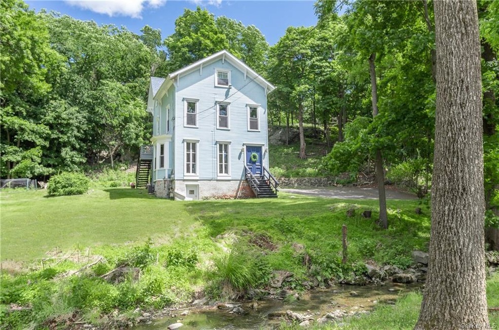 wonderful village acre location with great Rocks a