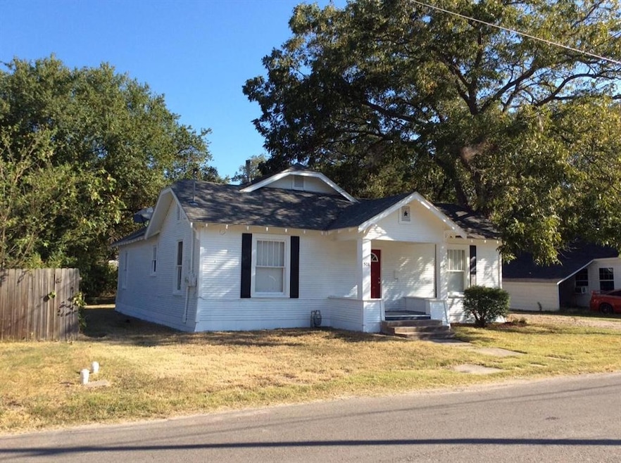 508 W 7th St, Bonham, TX 75418 - photo 1