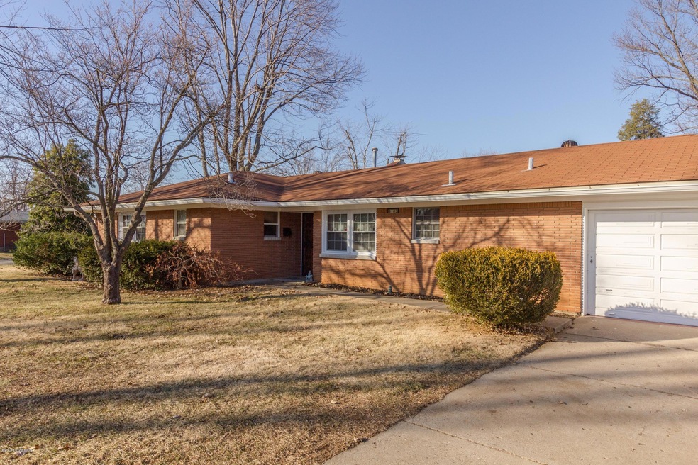 6103 Apex Dr, Louisville, KY 40219 - photo 1