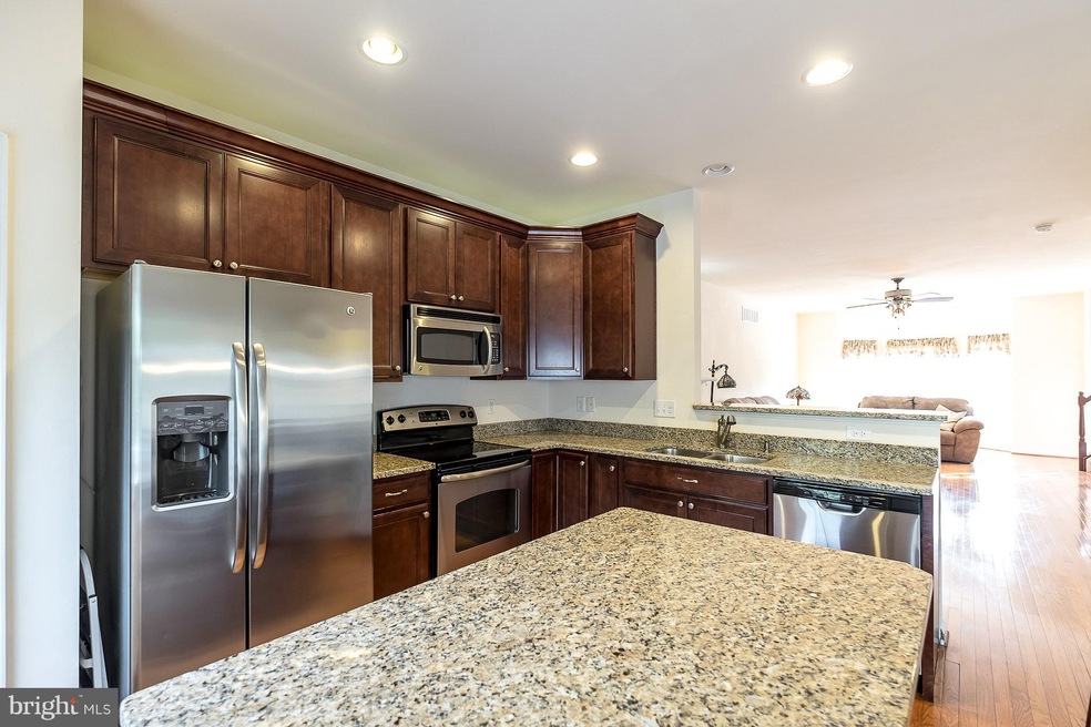 307 Dogwood Dr, Woodbury, NJ 08096 - photo 1