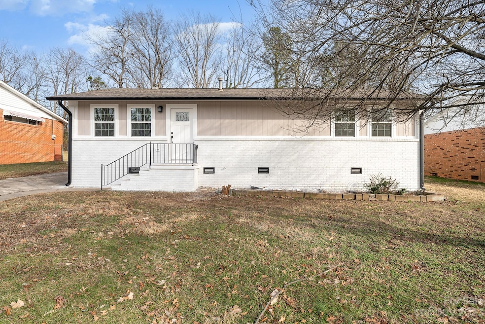 2442 Senior Dr, Charlotte, NC 28216 - photo 1