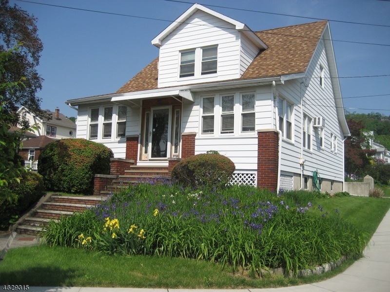 34 Maplewood Ave, Clifton City, NJ 07013 - photo 1