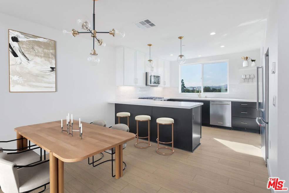 11220 W Lyon Ln, Los Angeles, CA 91606 - photo 1