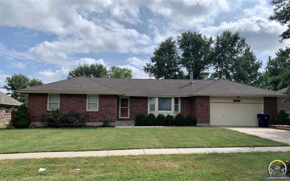 3919 SW 39th St, Topeka, KS 66610 - photo 1