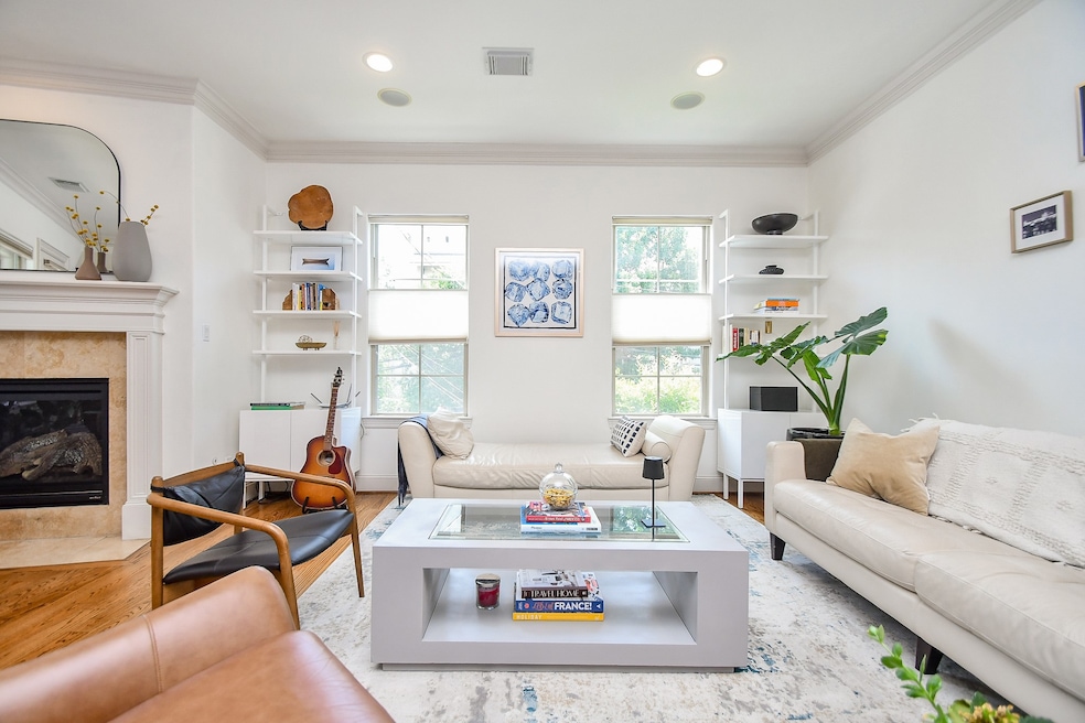 4006 Feagan St unit D, Houston, TX 77007 - photo 1