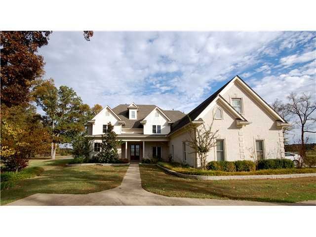 Impressive Six bedroom, four and a half bathroom h