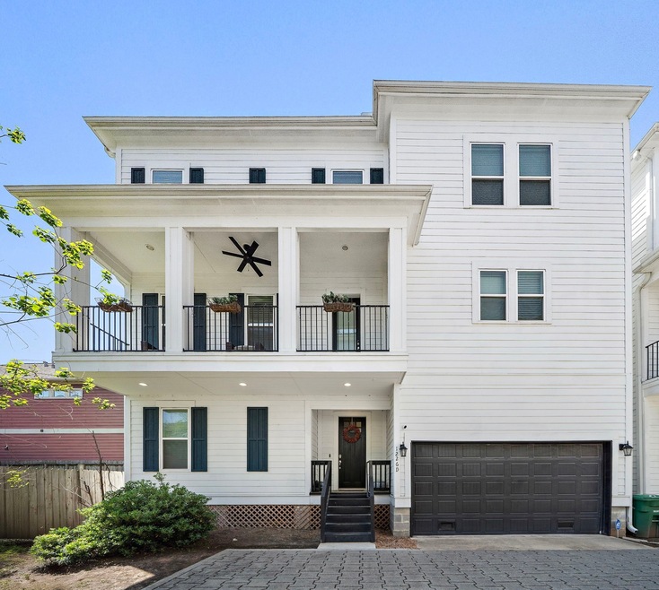 Stunning New Orleans style free-standing home.