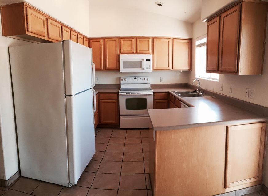 530 S Pioneer, Mesa, AZ 85204 - photo 1