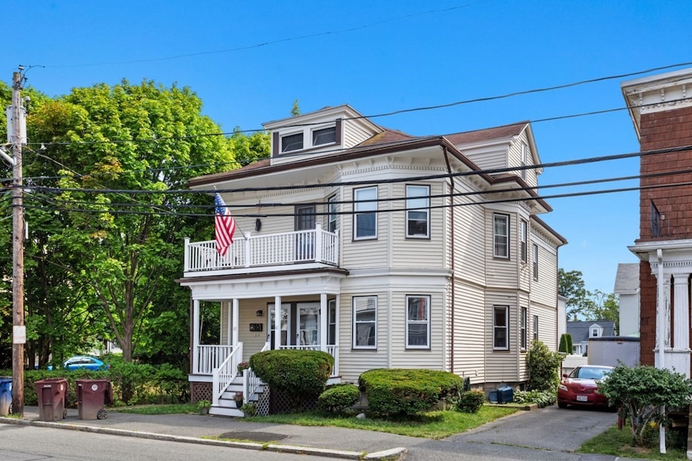 Sold $800,000 • Co-Listing Agent