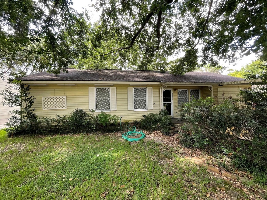 1905 Wakefield Dr, Houston, TX 77018 - photo 1