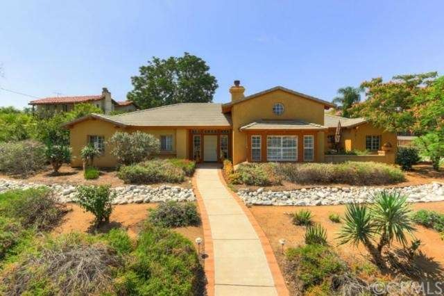 Custom built single story with Drought Tolerant fr