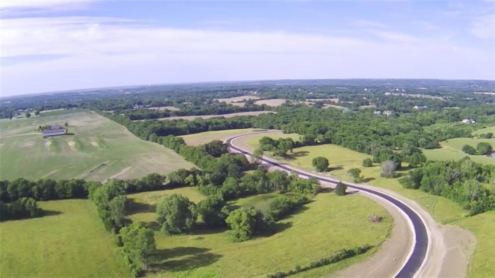 10510 S Cedar Ridge Trail, Grain Valley, MO 64029 - photo 1