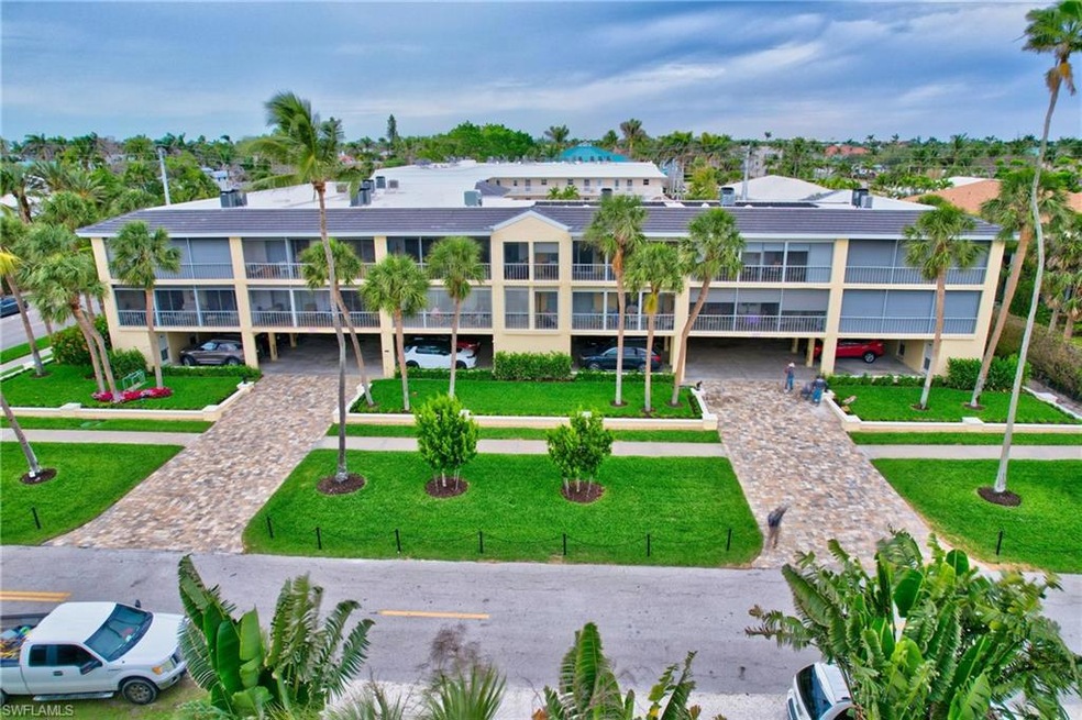 1051 3rd St S unit 302, Naples, FL 34102 - photo 1