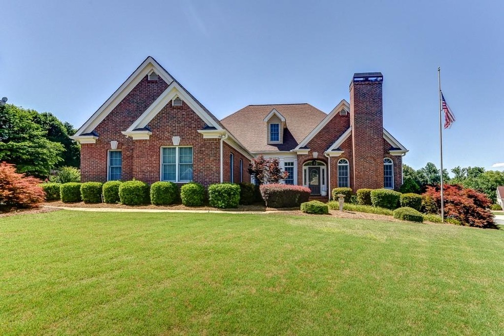 Gorgeous large yard and beautifully landscaped.
