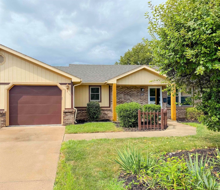 1137 Southampton Dr, Decatur, IN 46733 - photo 1