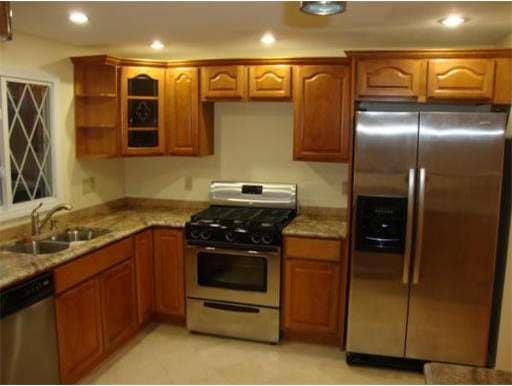 21 Van Tassel Dr, Randolph, MA 02368 - photo 1