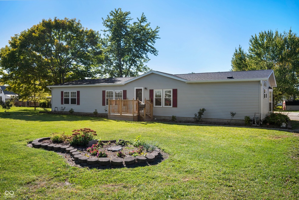 740 Browne St, Winchester, IN 47394 - photo 1