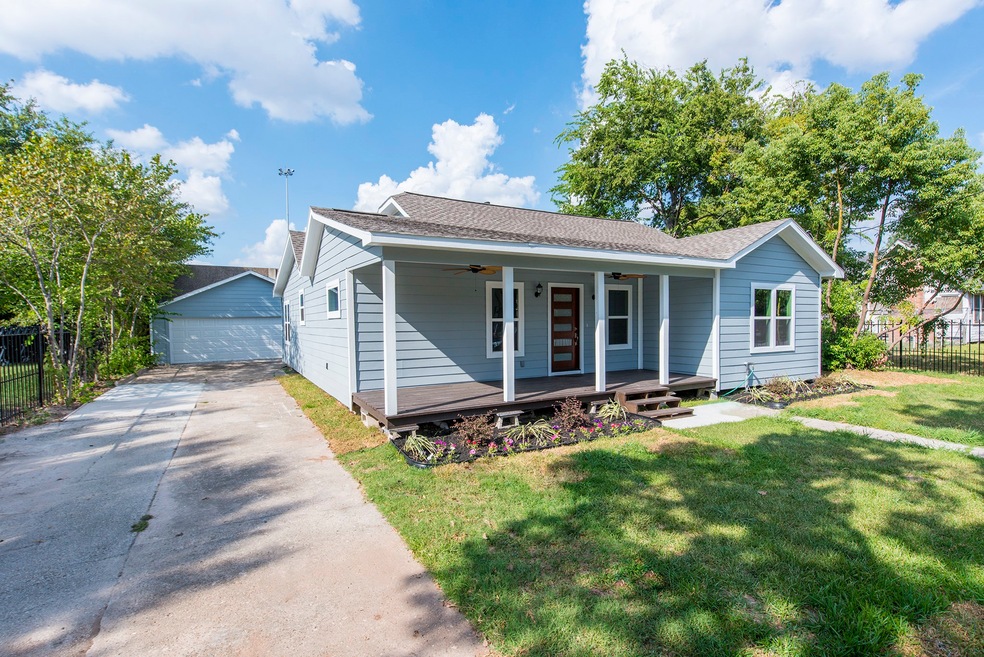 901 Kelley St, Houston, TX 77009 - photo 1