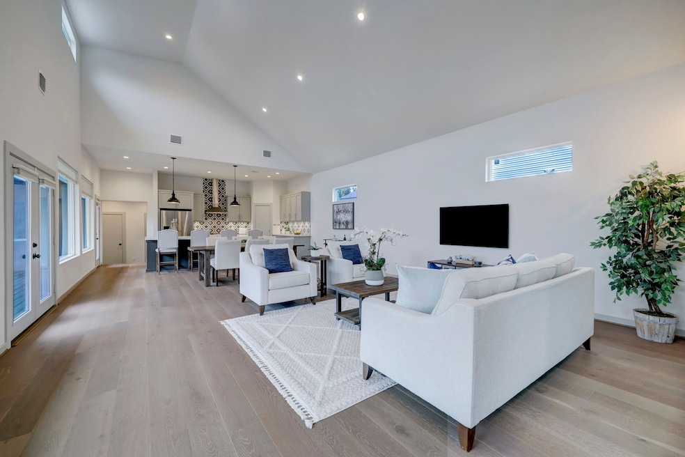 1211 Gale St, Houston, TX 77009 - photo 1