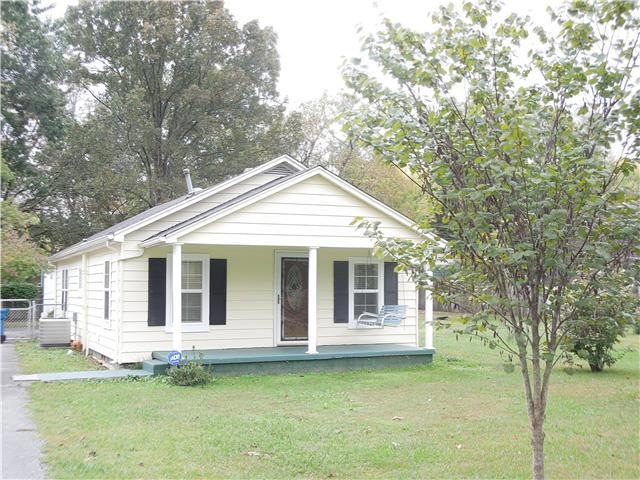 1104 Oak Dr, Manchester, TN 37355 - photo 1