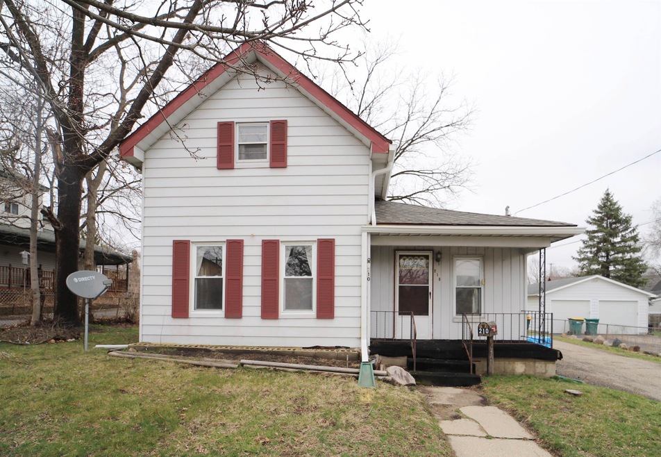 210 N Mckinley Rd, Flushing, MI 48433 - photo 1