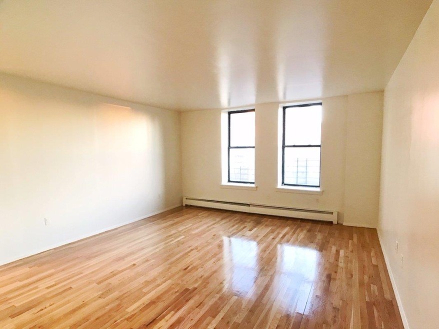 119 Tudor Place unit 6F, Bronx, NY 10452 - photo 1