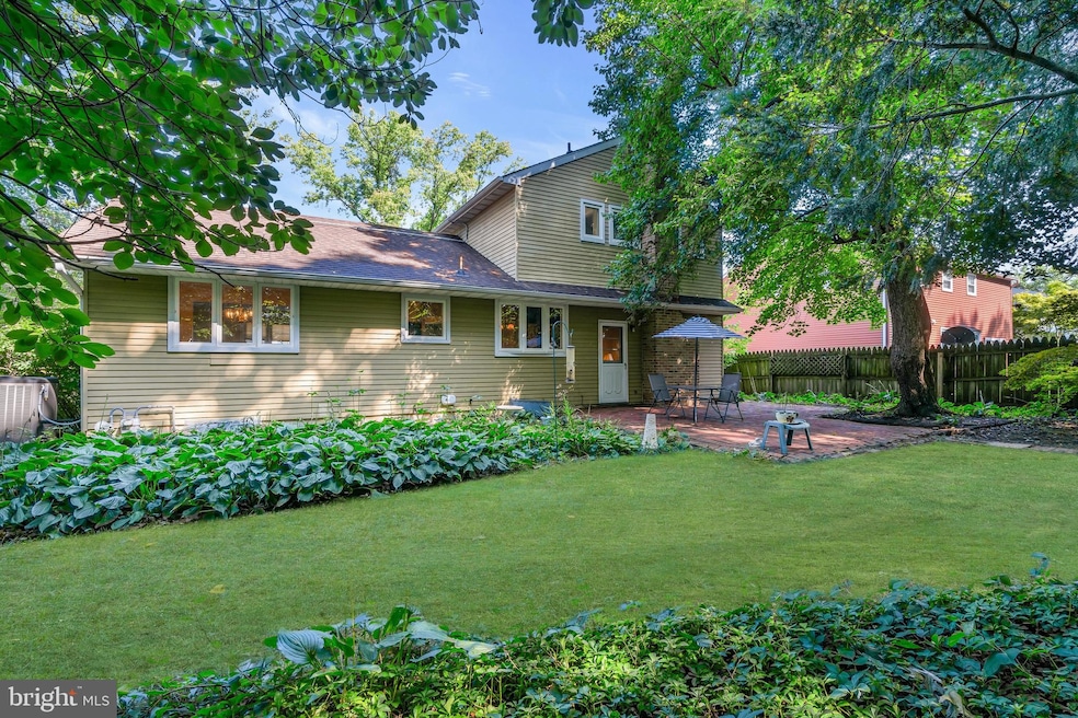 657 Cornwallis Dr, Mount Laurel, NJ 08054 - photo 1