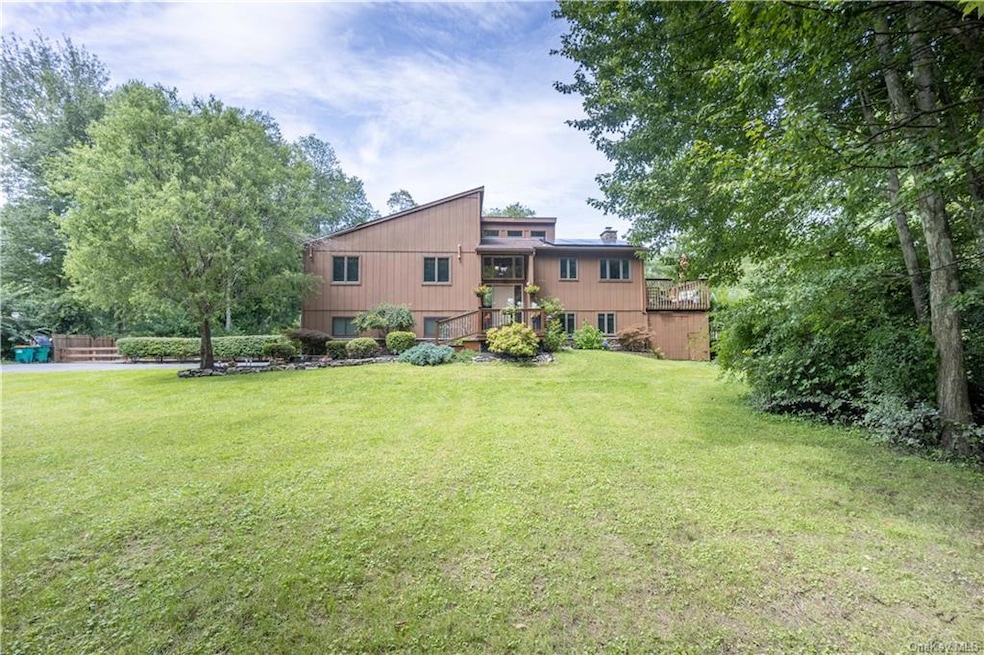 25 Pinebrook Loop, Hopewell Junction, NY 12533 - photo 1