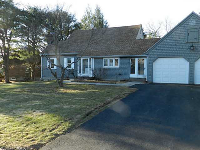 122 Old Common Rd, Wethersfield, CT 06109 - photo 1