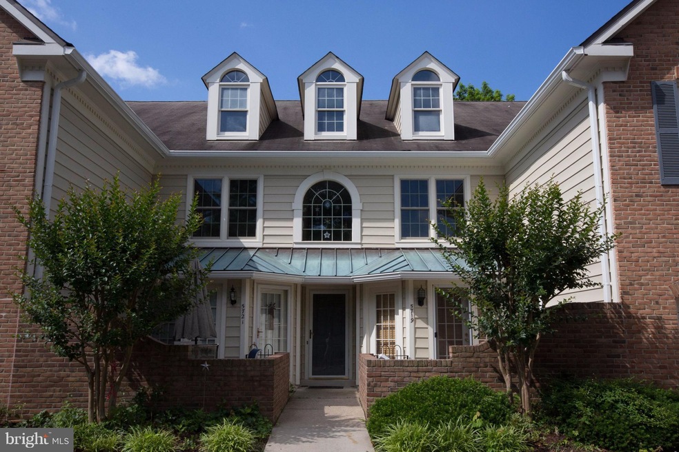 5719 Mayfair Manor Dr, Rockville, MD 20852 - photo 1