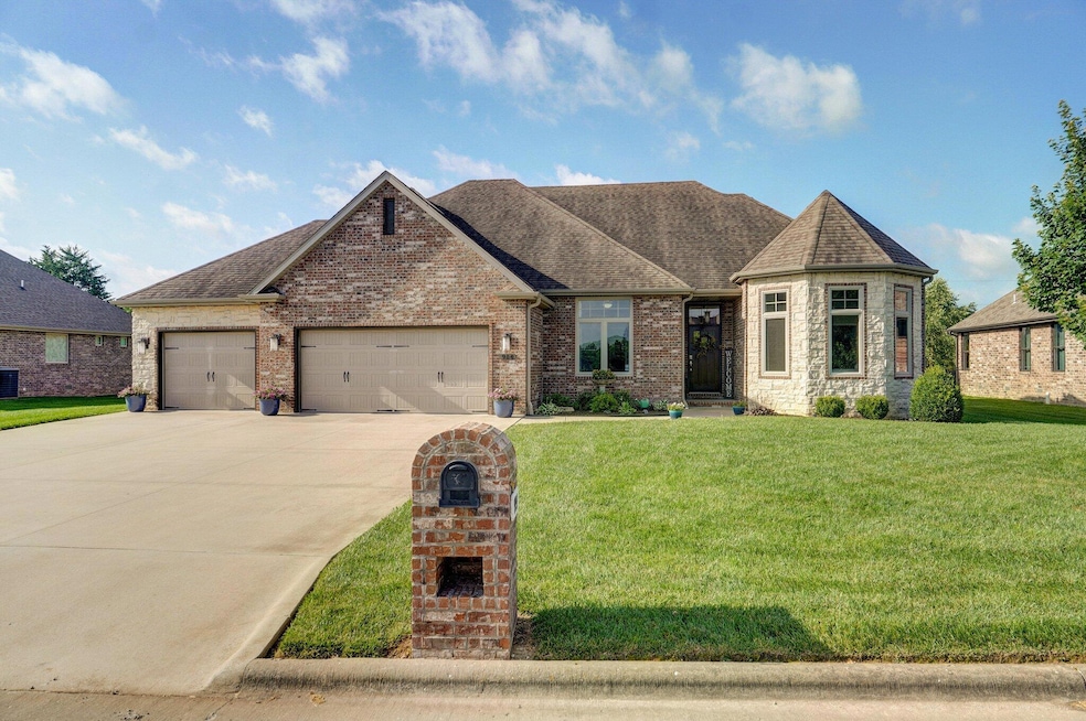 914 W Lorenza Dr, Nixa, MO 65714 - photo 1