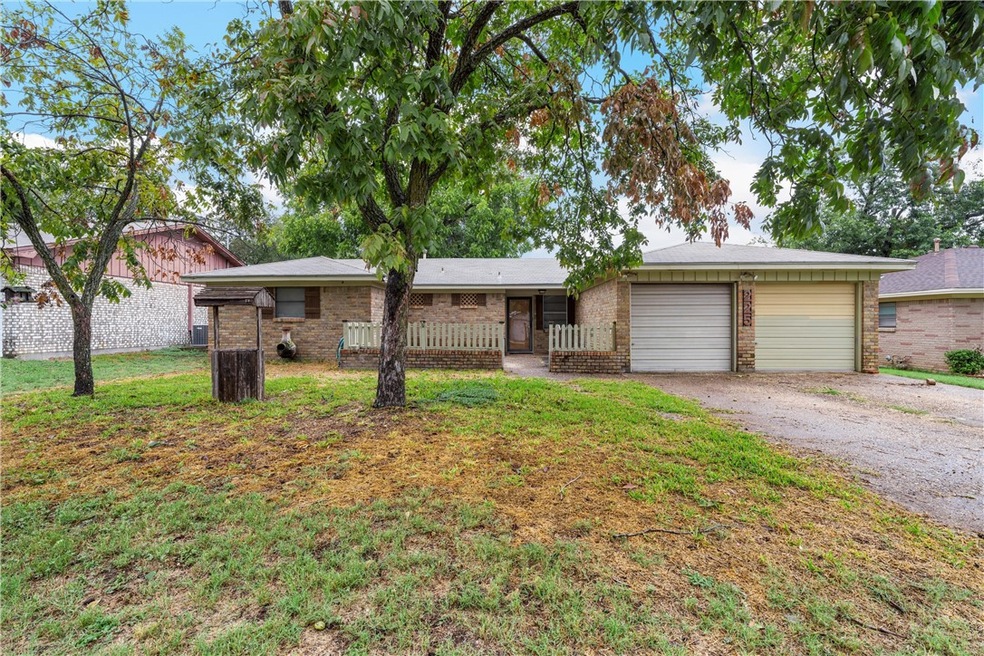 225 Sunnydale Dr, Hewitt, TX 76643 MLS 218521