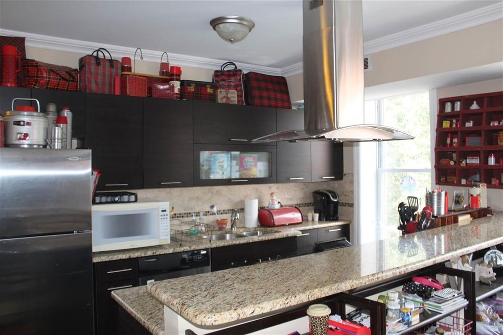 18 Oak St unit 4, Weehawken, NJ 07086 - photo 1