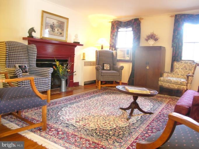 291 Main St, Washington, VA 22747 - photo 1