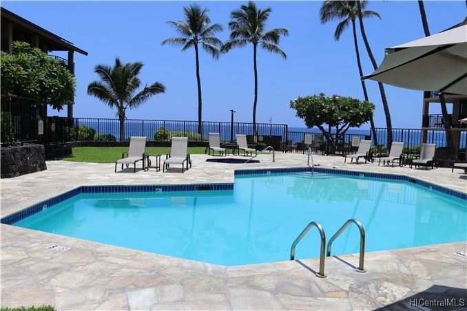 Wonderful pool and spa oceanfront, with BBQ grills