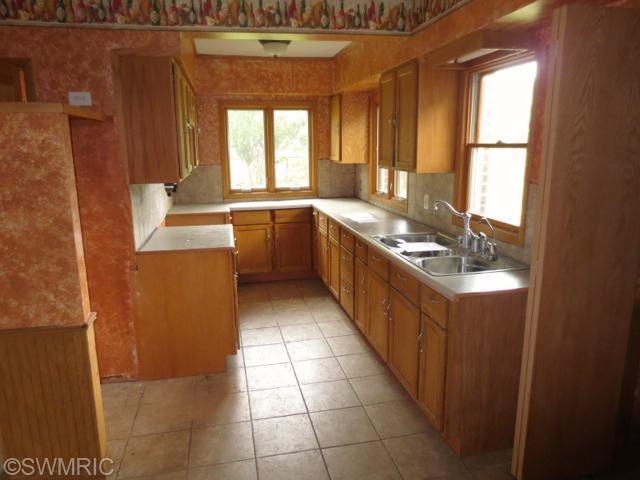 1301 Hickory St, Niles, MI 49120 - photo 1