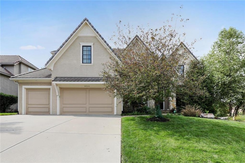 9644 Pickering St, Shawnee, KS 66227 - photo 1