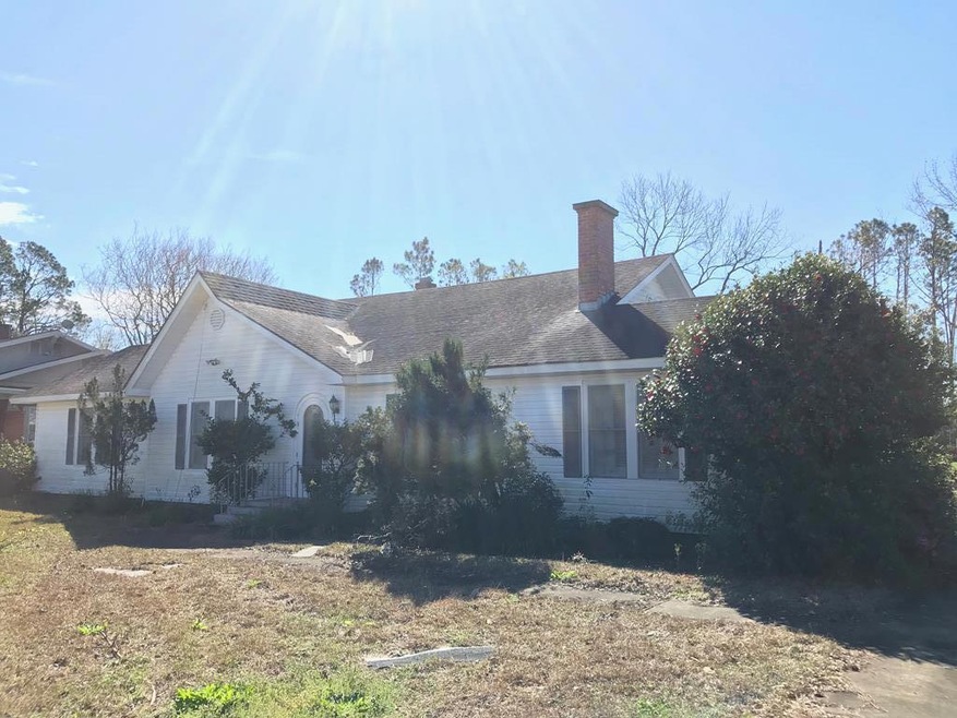 307 E 4th St, Donalsonville, GA 39845 - photo 1