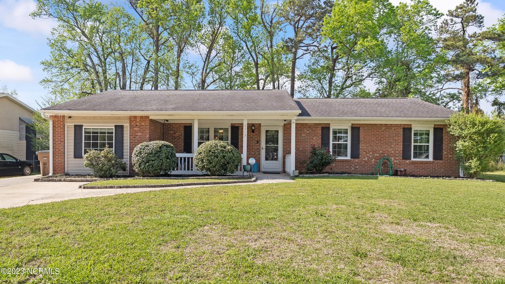 2513 Country Club Rd, Jacksonville, NC 28546 - photo 1