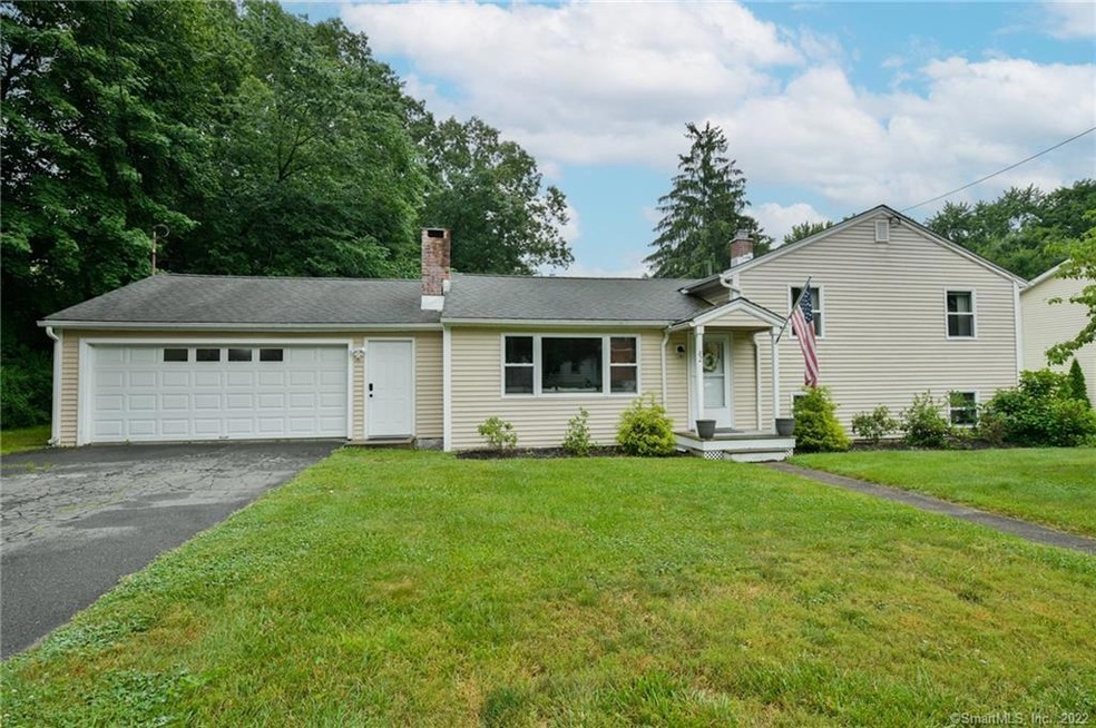 82 Sande Ave, Waterbury, CT 06706 - photo 1