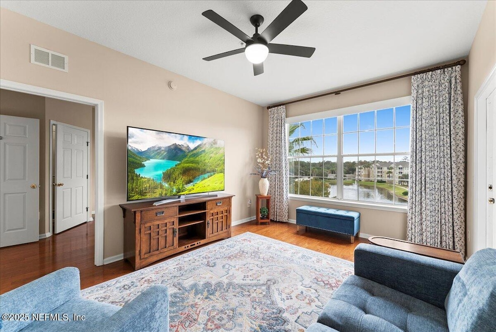 Point Meadows Place unit 8404, Jacksonville, FL 32256 - photo 1