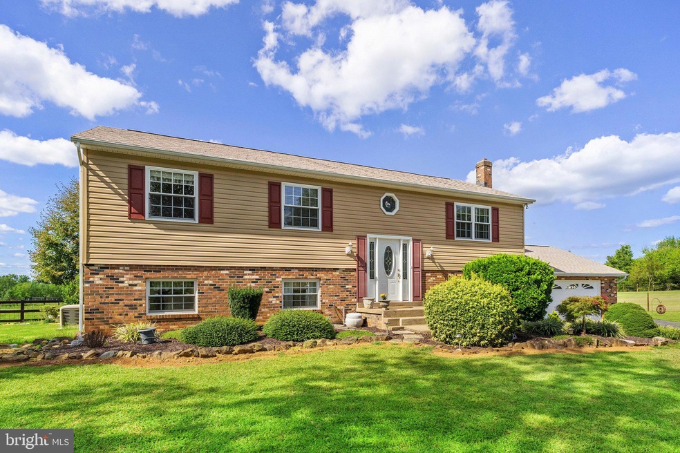 7266 Covingtons Corner Rd, Bealeton, VA 22712 - photo 1