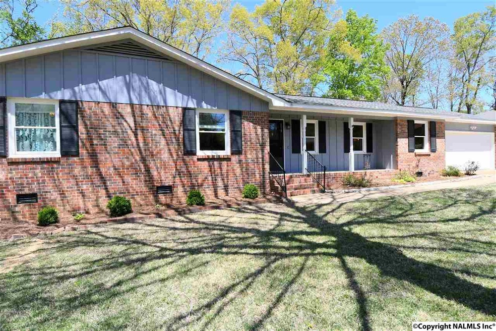 116 Nottingham Rd, Rainbow City, AL 35906 - photo 1