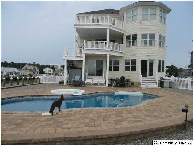 230 Rosewood Dr, Bayville, NJ 08721 - photo 1