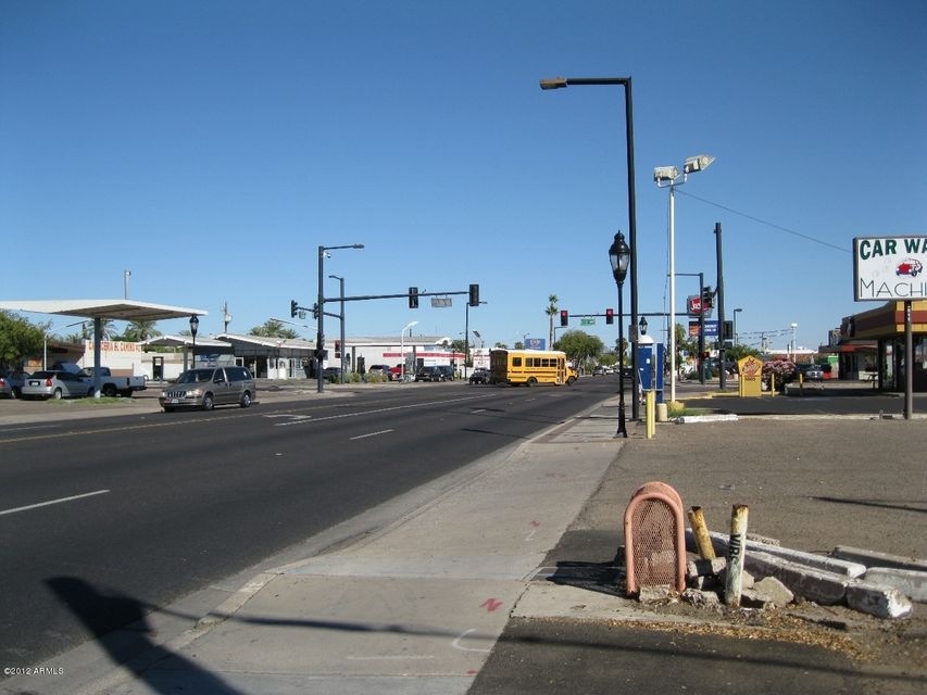5505 W Glendale Ave unit 2, Glen Dale, AZ 85301 - photo 1
