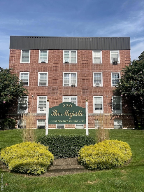 230 Central Ave unit 3J, Lawrence, NY 11559 - photo 1