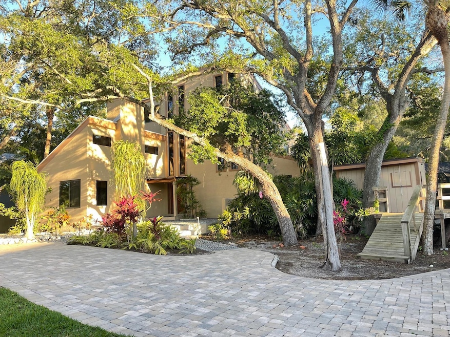 Sold $1,475,000 • Co-Listing Agent