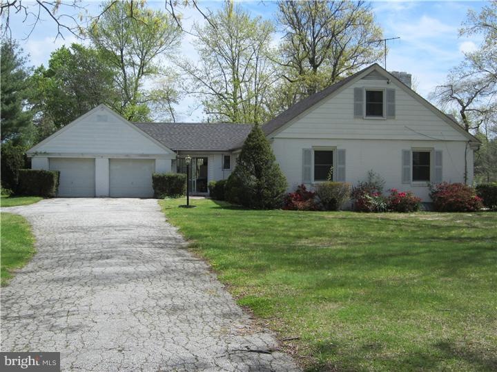 17 Oak Ln, Penns Grove, NJ 08069 - photo 1